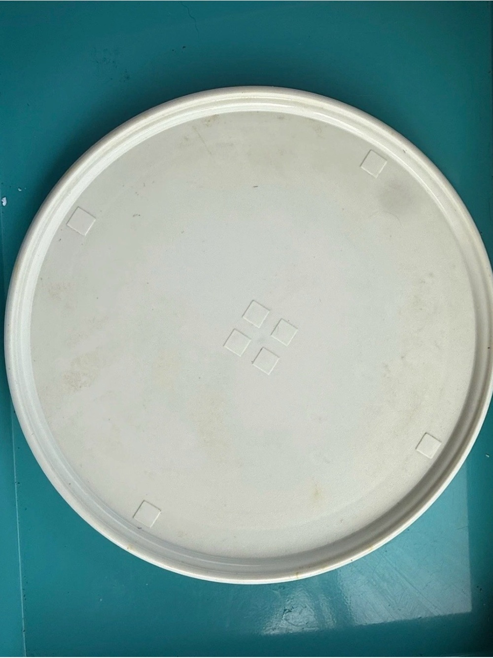 Vintage Rubbermaid Turntable White -10.5 in